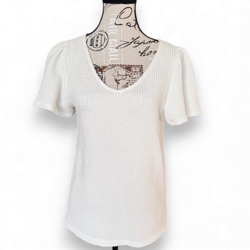 Green Envelope Los Angeles Textured Short Sleeve Top | Size M
